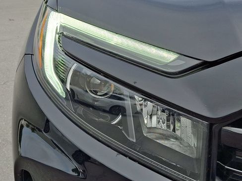 Certified 2024 Honda Ridgeline Black Edition image 12