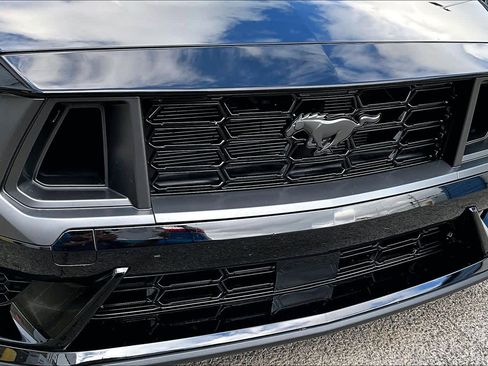 Used 2025 Ford Mustang Dark Horse image 29