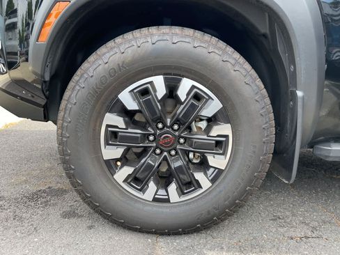 Used 2024 Nissan Frontier PRO-4X w/ Technology Package AWD/4WD image 15