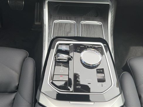 Used 2023 BMW 740i RWD image 15