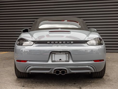 Certified 2024 Porsche 718 Boxster RWD image 8