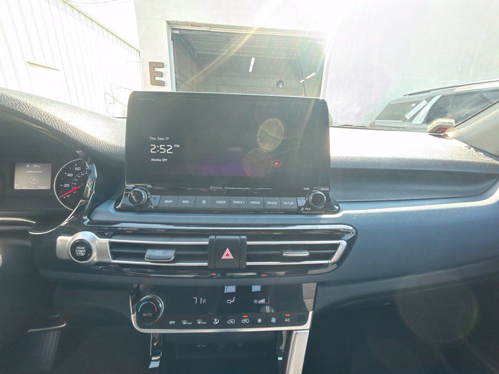 Certified 2023 Kia Seltos S w/ Navigation Package AWD/4WD image 15