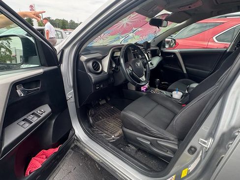 Used 2016 Toyota RAV4 XLE FWD image 6
