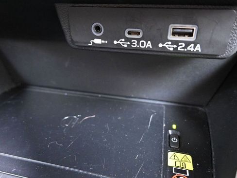 Used 2025 Subaru Forester Premium AWD/4WD image 34