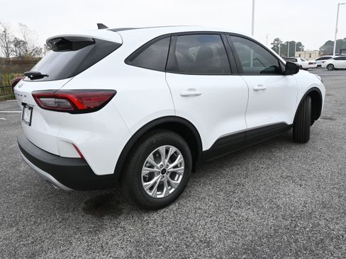 New 2026 Ford Escape Active image 2