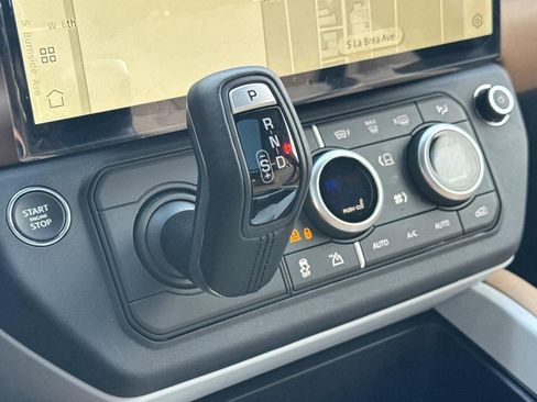New 2026 Land Rover Defender 110 X-Dynamic SE AWD/4WD image 17