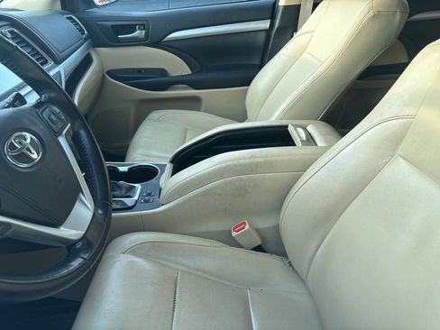 Used 2017 Toyota Highlander XLE image 10