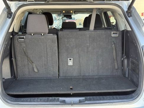 Used 2024 Toyota Highlander LE image 32