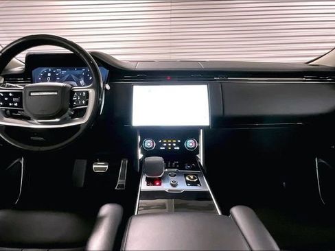 Certified 2023 Land Rover Range Rover Long Wheelbase SE image 18