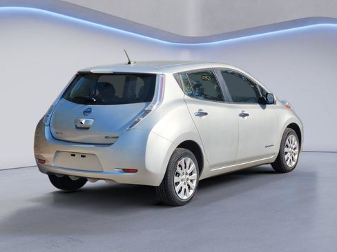 Used 2015 Nissan Leaf S w/ Charge Package FWD image 5