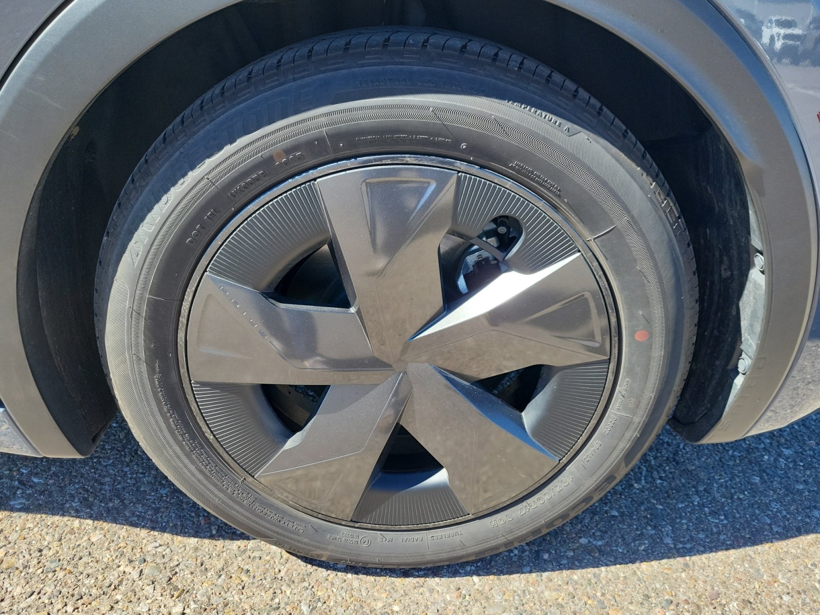 Used 2025 Toyota Prius LE FWD image 16