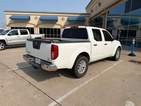 Used 2019 Nissan Frontier SV w/ Value Truck Package RWD image 11