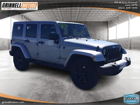 Used 2014 Jeep Wrangler Unlimited Sahara w/ Dual Top Group AWD/4WD image 3