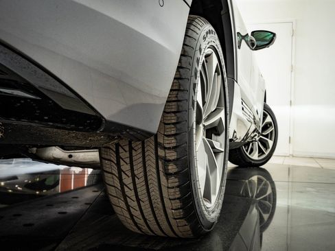 Used 2021 Audi e-tron Premium Plus w/ Premium Plus Package image 43