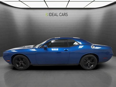 Used 2012 Dodge Challenger SXT RWD image 8
