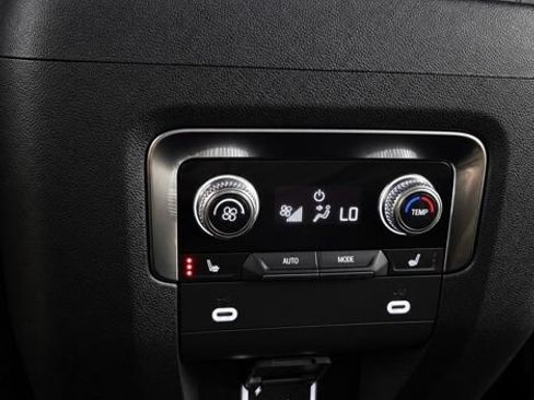 Used 2023 GMC Yukon AT4 AWD/4WD image 59