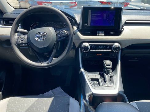 Used 2025 Toyota RAV4 XLE FWD image 9