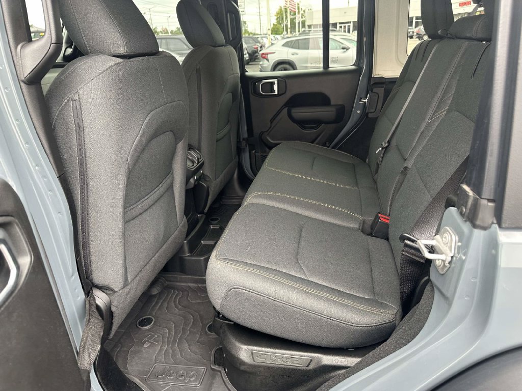 Used 2024 Jeep Wrangler Unlimited AWD/4WD image 13