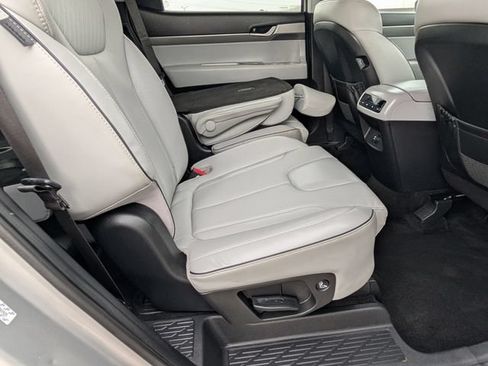 Used 2024 Hyundai Palisade SEL FWD image 21