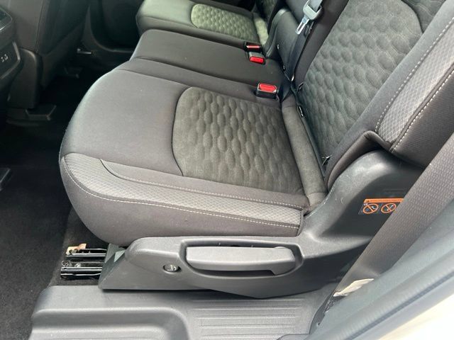 Used 2024 Nissan Pathfinder SV FWD image 24