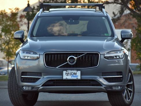 Used 2017 Volvo XC90 T6 Momentum w/ Vision Package AWD/4WD image 3