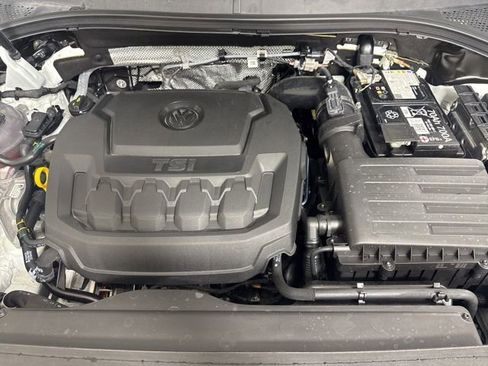 Used 2024 Volkswagen Tiguan SE AWD/4WD image 9