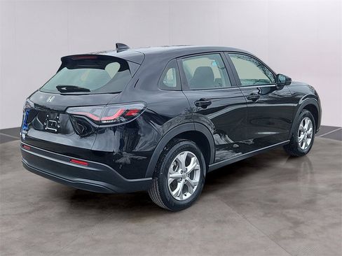 Certified 2023 Honda HR-V LX image 4