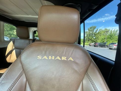 Used 2014 Jeep Wrangler Unlimited Sahara w/ Max Tow Package AWD/4WD image 12