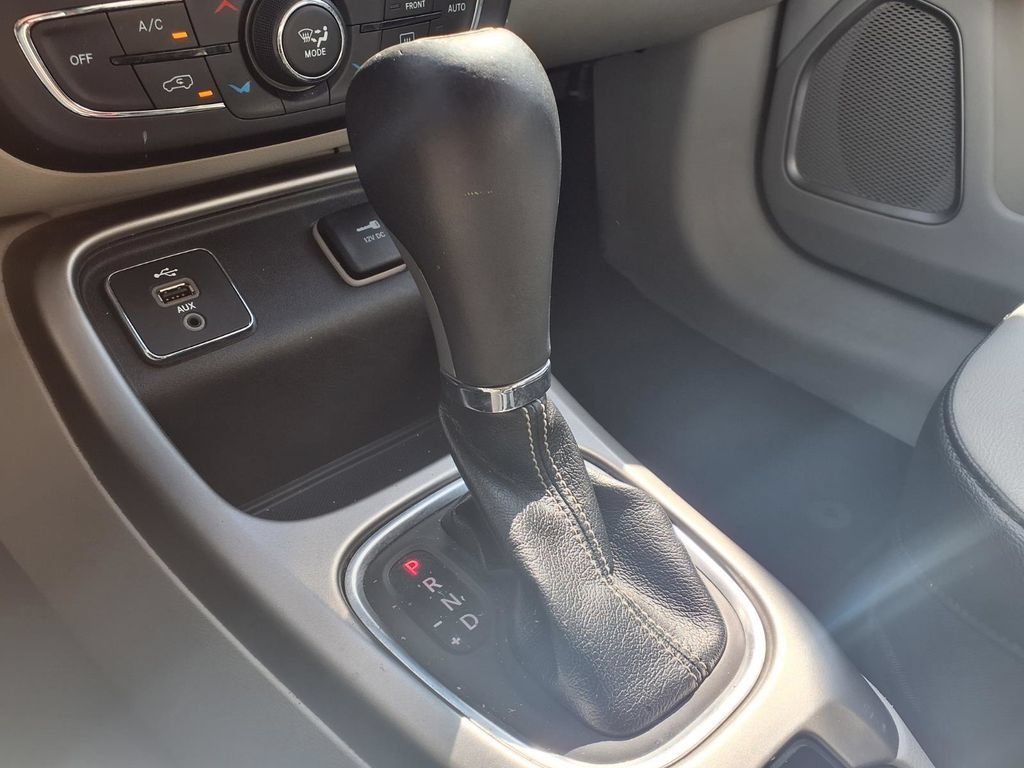 Used 2018 Jeep Compass Latitude w/ Popular Equipment Group FWD image 9