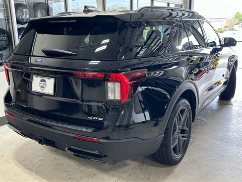 Used 2025 Ford Explorer ST-Line w/ Premium Package AWD/4WD image 7