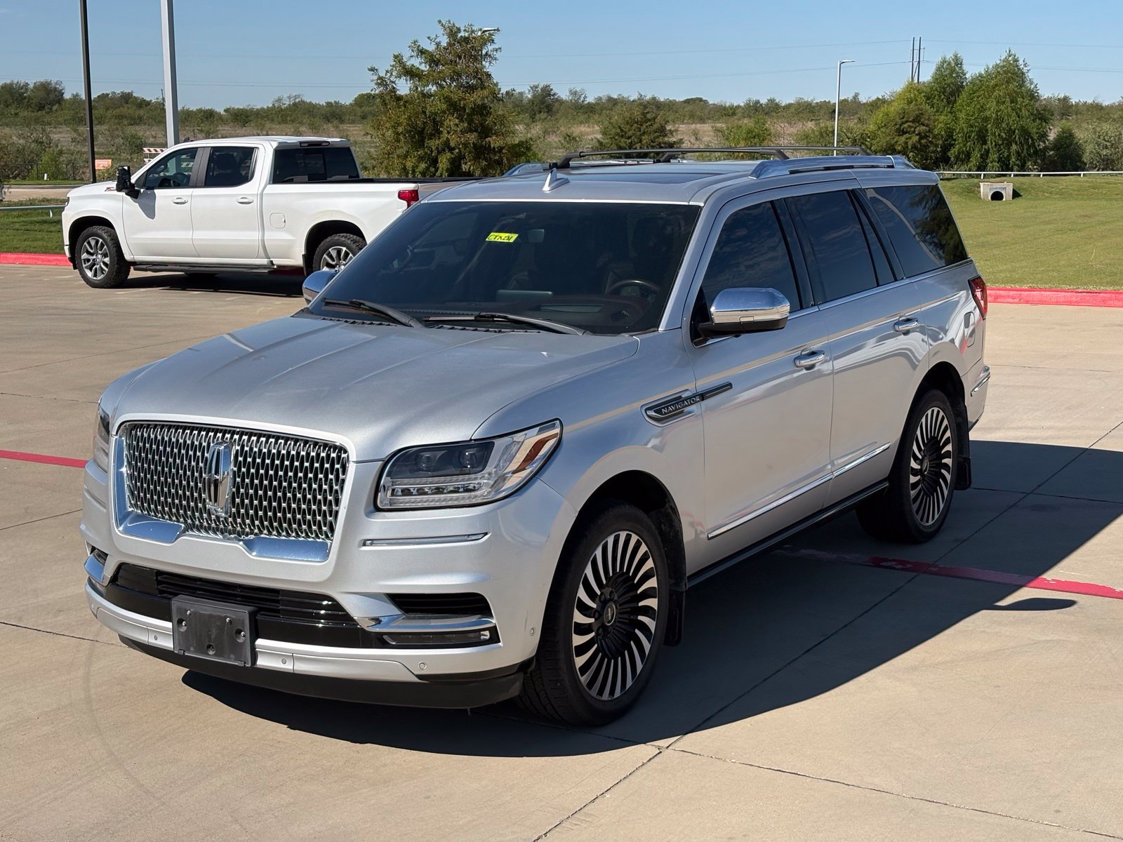 Used 2019 Lincoln Navigator Black Label w/ Cargo Package AWD/4WD image 11
