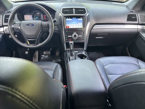 Used 2019 Ford Explorer Sport image 18