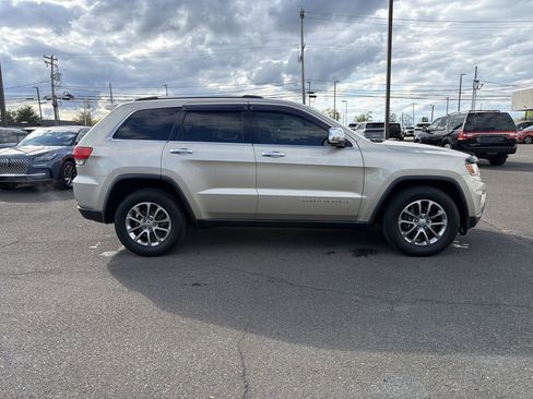 Used 2015 Jeep Grand Cherokee Limited AWD/4WD image 6