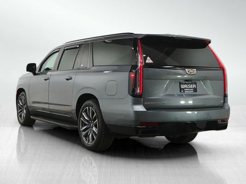 Used 2022 Cadillac Escalade ESV Sport w/ Touring Package AWD/4WD image 4