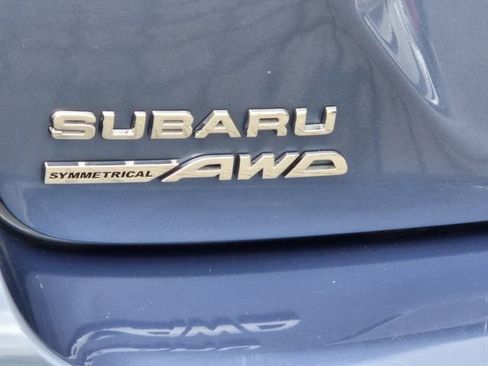 Used 2024 Subaru Crosstrek 2.0i Premium image 11