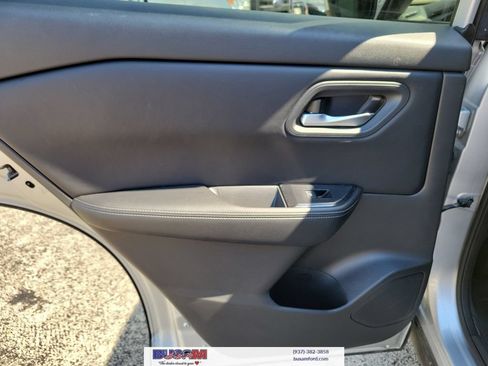 Used 2025 Nissan Rogue SV FWD image 14