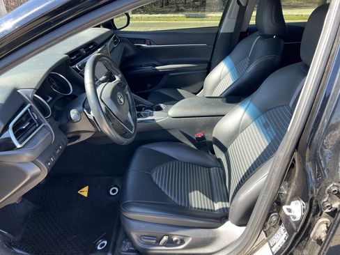 Used 2018 Toyota Camry SE image 16