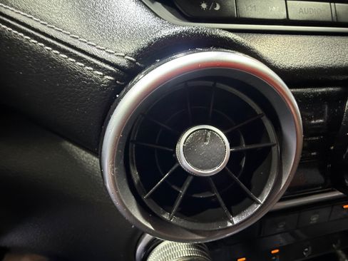 Used 2023 Nissan Sentra SV FWD image 32