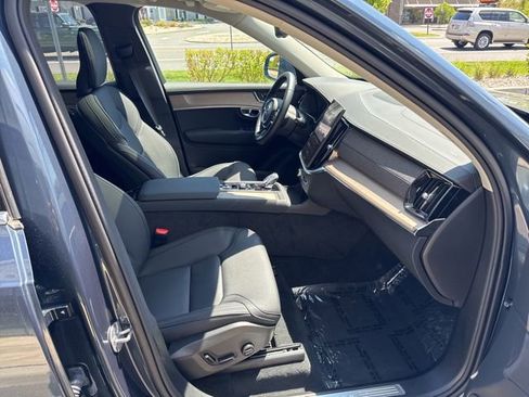 Certified 2025 Volvo XC90 B6 Plus AWD/4WD image 15