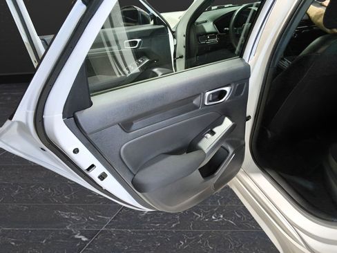 Used 2023 Honda Civic Sport image 16