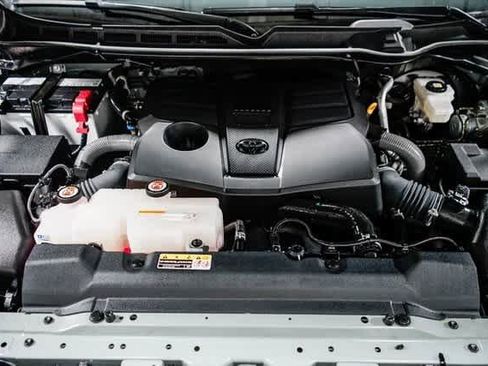 Used 2024 Toyota Tundra Limited image 28