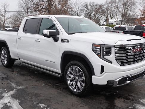 Used 2024 GMC Sierra 1500 Denali w/ Denali Reserve Package AWD/4WD image 5
