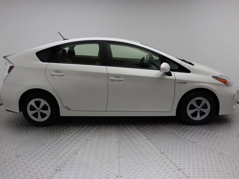 Certified 2015 Toyota Prius Five image 7