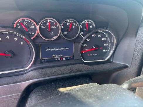 Used 2022 Chevrolet Silverado 1500 LT AWD/4WD image 8