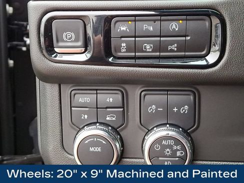 Used 2025 GMC Yukon XL Elevation AWD/4WD image 9