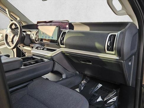 Used 2025 Ford Expedition Active image 22