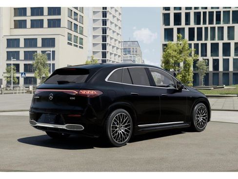 Used 2025 Mercedes-Benz EQE AMG 4MATIC SUV image 20