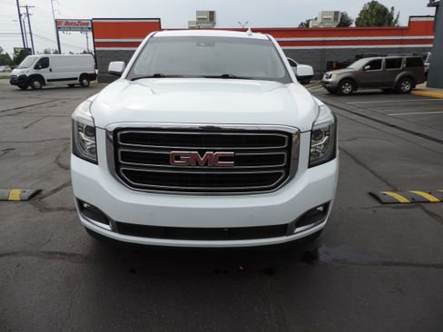 Used 2019 GMC Yukon XL SLT image 4