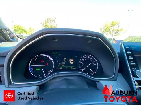 Certified 2019 Toyota Avalon Limited w/ Advanced Safety Package FWD image 39