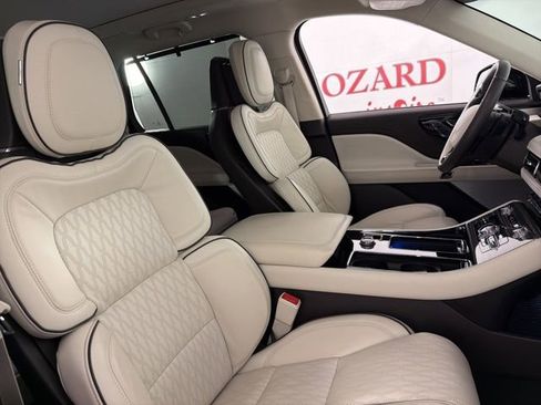 Used 2024 Lincoln Aviator Black Label AWD/4WD image 16